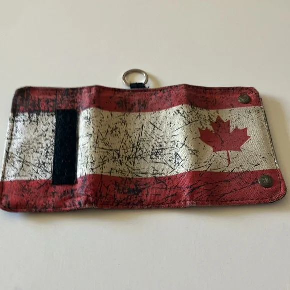Robin Ruth Canada Wallet - Picture 7 of 9
